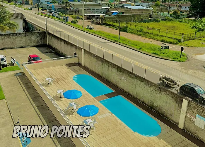 Apartamento em Ubatuba com Piscina e Churrasqueira