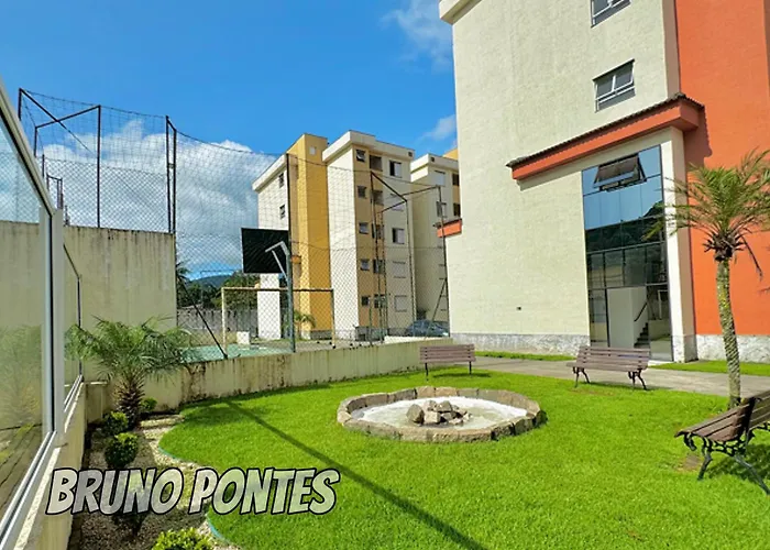 Apartamento em Ubatuba com Piscina e Churrasqueira